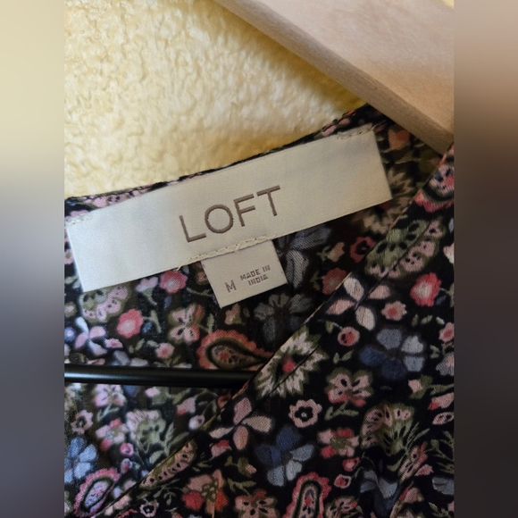 Floral Sleeveless Top - Picture 5 of 7